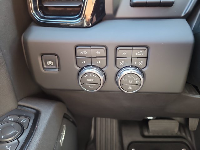 Used 2026 GMC Sierra 1500 AT4 w/ AT4 Premium Package AWD/4WD image 31
