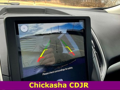 Used 2023 Ford Edge SE w/ Black Appearance Package image 14