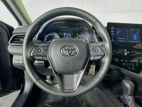 Used 2024 Toyota Camry SE image 15