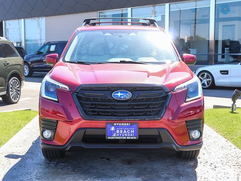 Used 2022 Subaru Forester Premium AWD/4WD image 2