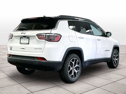 Used 2025 Jeep Compass Limited AWD/4WD image 11