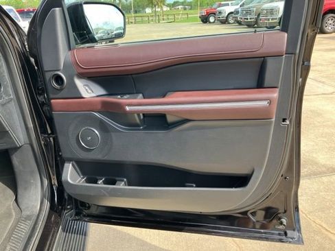 Used 2024 Ford Expedition Max Limited AWD/4WD image 9