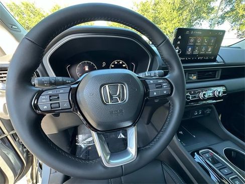 New 2025 Honda Pilot Touring image 30