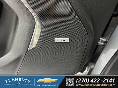 Used 2023 GMC Yukon XL SLT AWD/4WD image 24