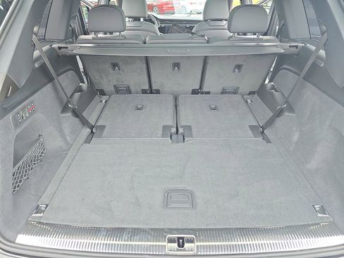 Used 2025 Audi Q7 3.0T Prestige w/ Prestige Package image 12