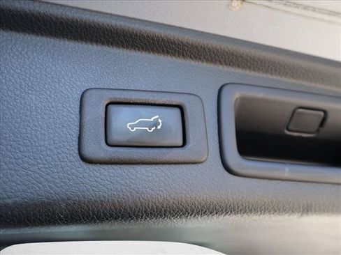 Used 2016 Subaru Forester 2.5i Touring w/ Eyesight & Navigation System AWD/4WD image 7
