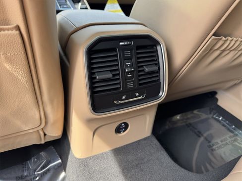 New 2026 Porsche Macan image 15