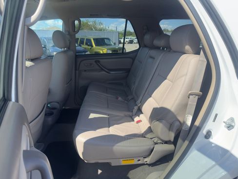 Used 2007 Toyota Sequoia SR5 image 11