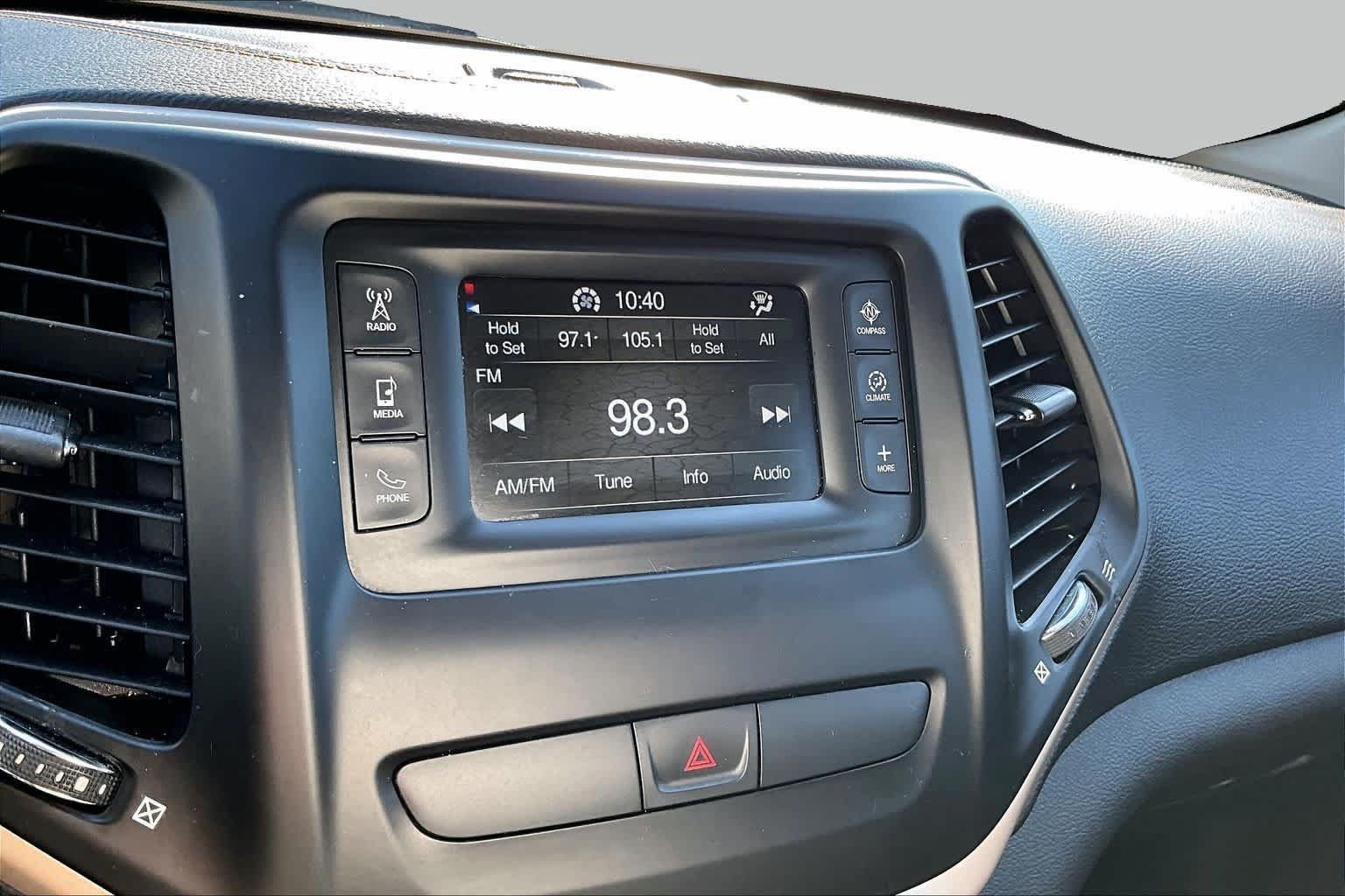 Used 2016 Jeep Cherokee Sport w/ Cold Weather Group AWD/4WD image 25