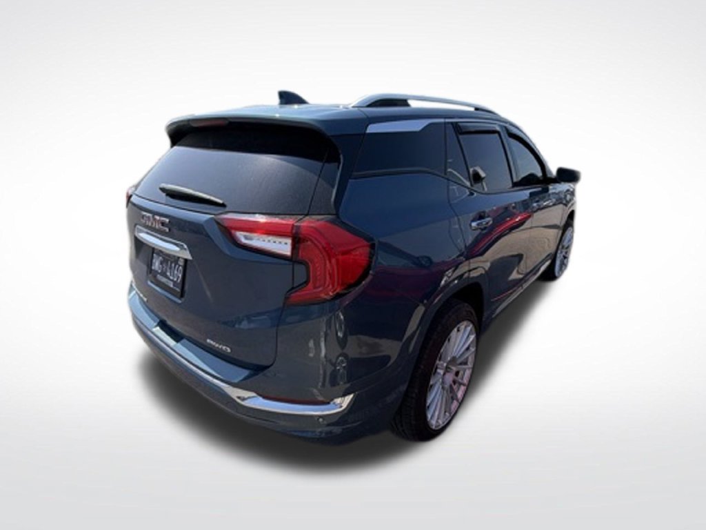 Used 2024 GMC Terrain Denali w/ Denali Premium Package AWD/4WD image 6
