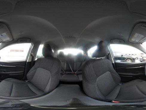 Used 2025 Toyota Camry LE image 41