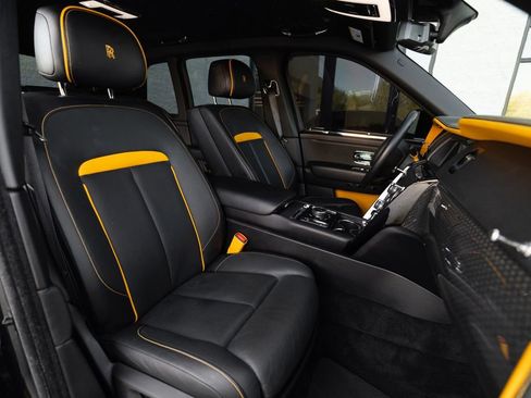 Used 2023 Rolls-Royce Cullinan Black Badge w/ Leather Finishing Pack AWD/4WD image 17