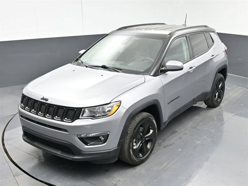 Used 2018 Jeep Compass Latitude w/ Popular Equipment Group image 21
