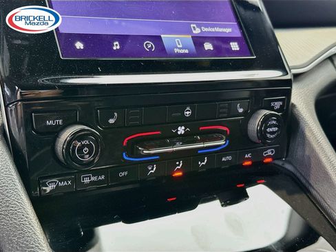 Used 2024 Jeep Grand Cherokee Altitude RWD image 33