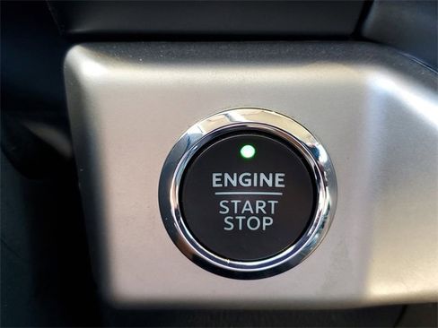 Used 2024 Ford Expedition Max XLT image 32