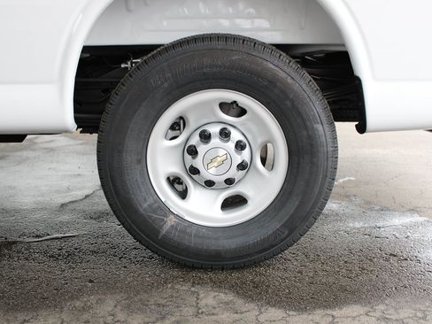 Used 2025 Chevrolet Express 2500 Extended w/ Driver Convenience Package RWD image 34