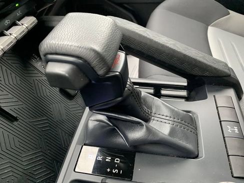 Certified 2025 Toyota Tacoma TRD Off-Road AWD/4WD image 25
