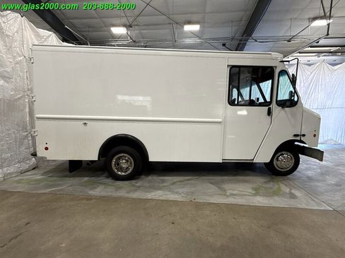 Used 2016 Ford E-350 and Econoline 350 Super Duty w/ A/C Prep Package image 14