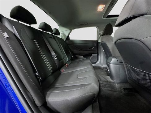 Used 2024 Hyundai Elantra SEL w/ Convenience Package image 29