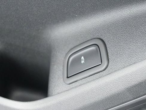 New 2026 Chevrolet Traverse LT w/ Driver Confidence Package image 36