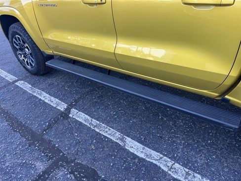 Used 2023 Chevrolet Colorado Z71 image 30