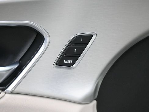 Used 2025 Acura RDX SH-AWD w/ Technology Package image 5