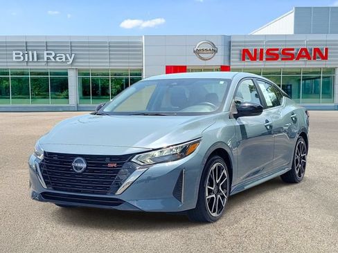 Certified 2025 Nissan Sentra SR FWD image 2
