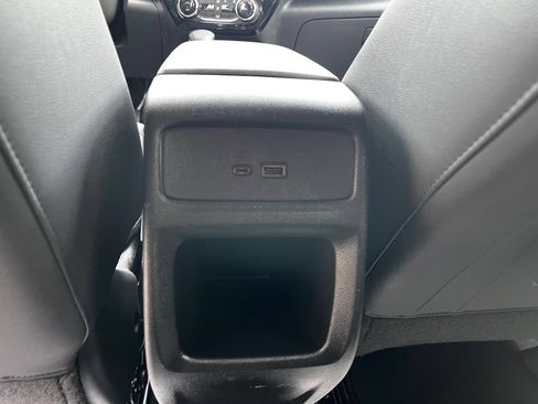 Used 2025 Chevrolet Trax LT FWD image 25