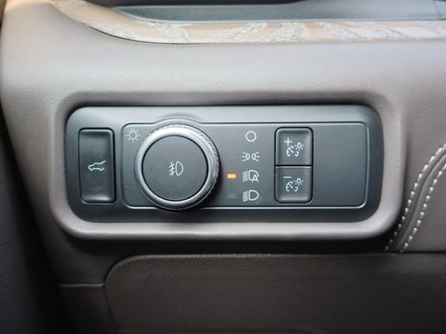 Used 2022 Ford Explorer Platinum w/ Equipment Group 601A image 18