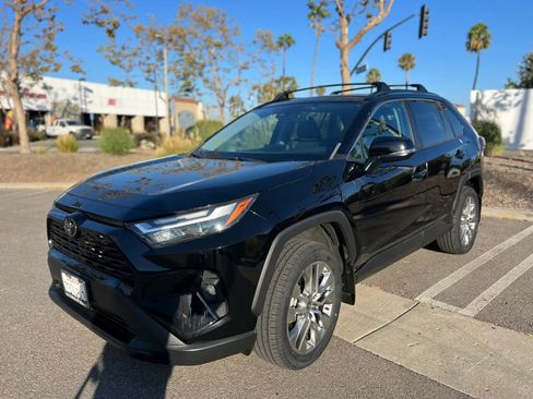 Used 2022 Toyota RAV4 XLE Premium FWD image 19