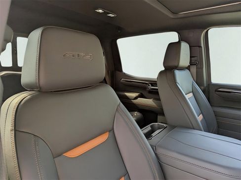 New 2025 GMC Sierra 1500 AT4 w/ Technology Package image 39