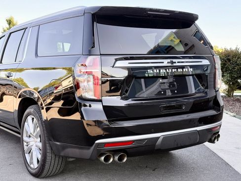 Used 2024 Chevrolet Suburban High Country AWD/4WD image 2