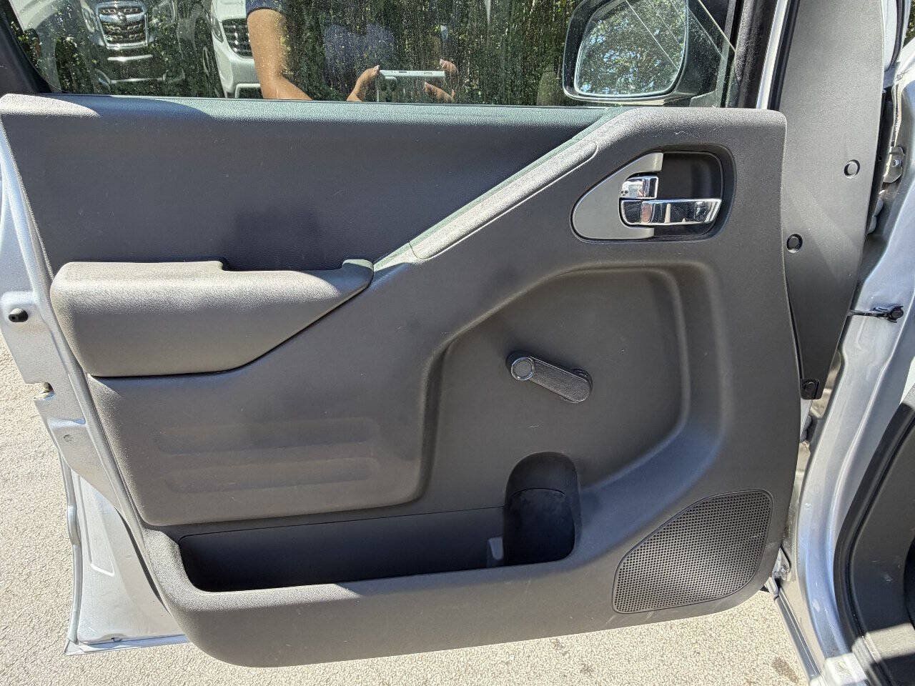 Used 2015 Nissan Frontier S RWD image 19