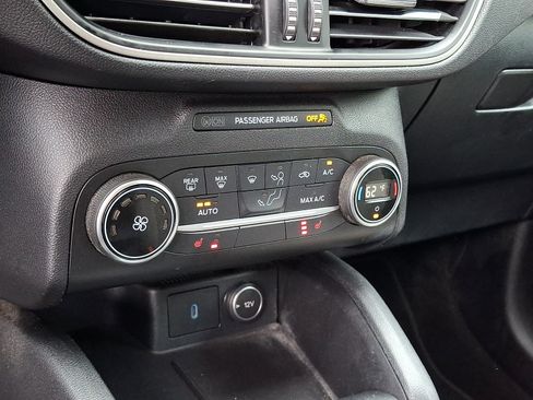 Used 2020 Ford Escape SE FWD image 17