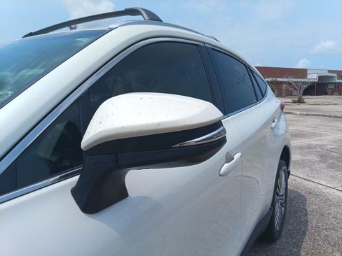 Used 2021 Toyota Venza XLE w/ Softex Package AWD/4WD image 11