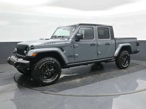 Used 2024 Jeep Gladiator Sport AWD/4WD image 8