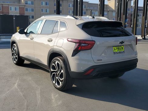 New 2026 Chevrolet Trax RS image 4