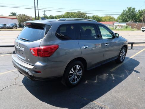 Used 2020 Nissan Pathfinder SL FWD image 4
