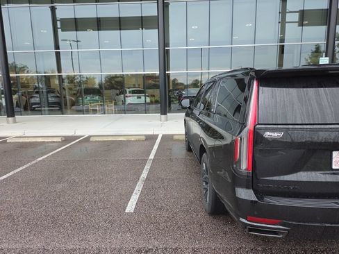 Used 2023 Cadillac Escalade Sport w/ LPO, ONYX Package RWD image 7
