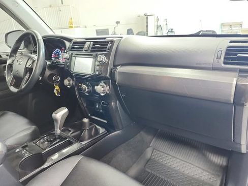 Used 2019 Toyota 4Runner TRD Off-Road Premium AWD/4WD image 37