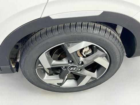 Used 2023 Hyundai Venue Limited FWD image 30