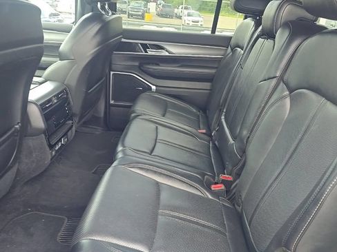 Used 2024 Jeep Wagoneer Series II AWD/4WD image 6