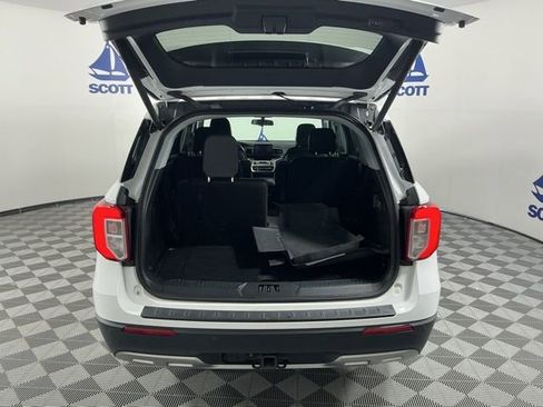 Used 2020 Ford Explorer XLT w/ Equipment Group 202A AWD/4WD image 22