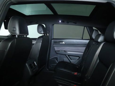 Used 2022 Volkswagen Atlas Cross Sport SE image 15