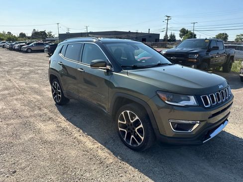 Used 2021 Jeep Compass Limited w/ Elite Exterior Group AWD/4WD image 4
