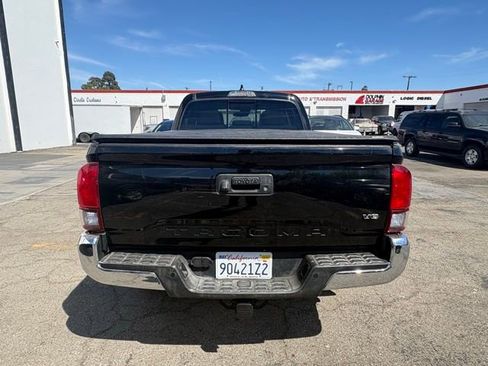 Used 2020 Toyota Tacoma SR5 image 8