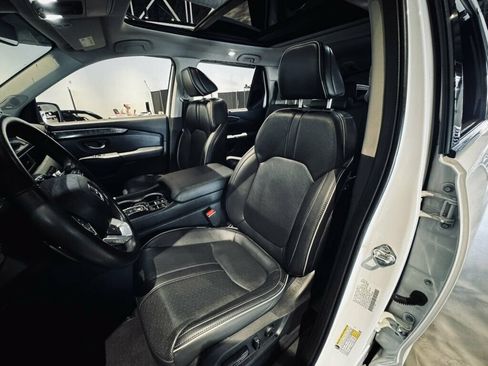 Used 2023 Honda Pilot Elite image 11