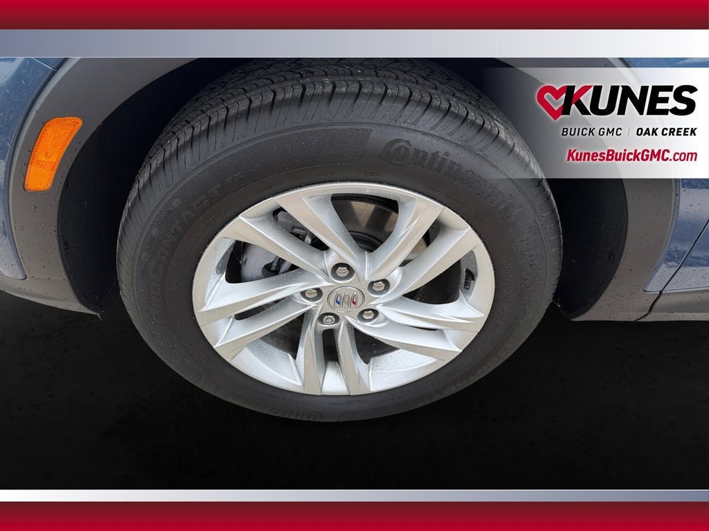 Used 2025 Buick Envista Sport Touring w/ Convenience I Package FWD image 12