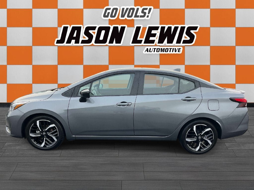 Used 2024 Nissan Versa SR FWD image 6