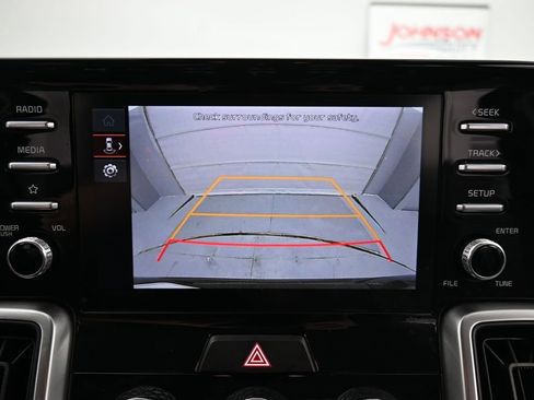 Used 2023 Kia Sorento LX image 18